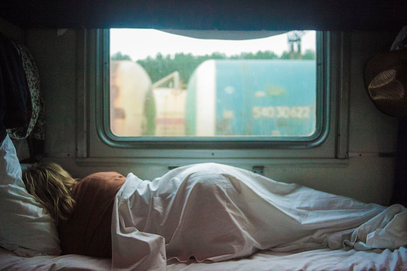 Open-plan platzkart sleeper berths, representative layout